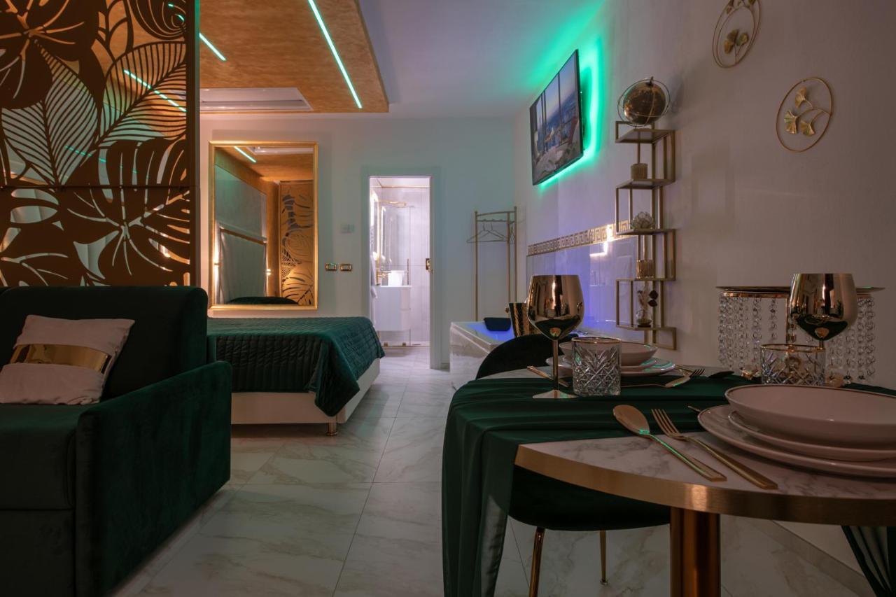 Fashion Apartment Gold Bologna With Jacuzzi & Car Garage Exterior foto
