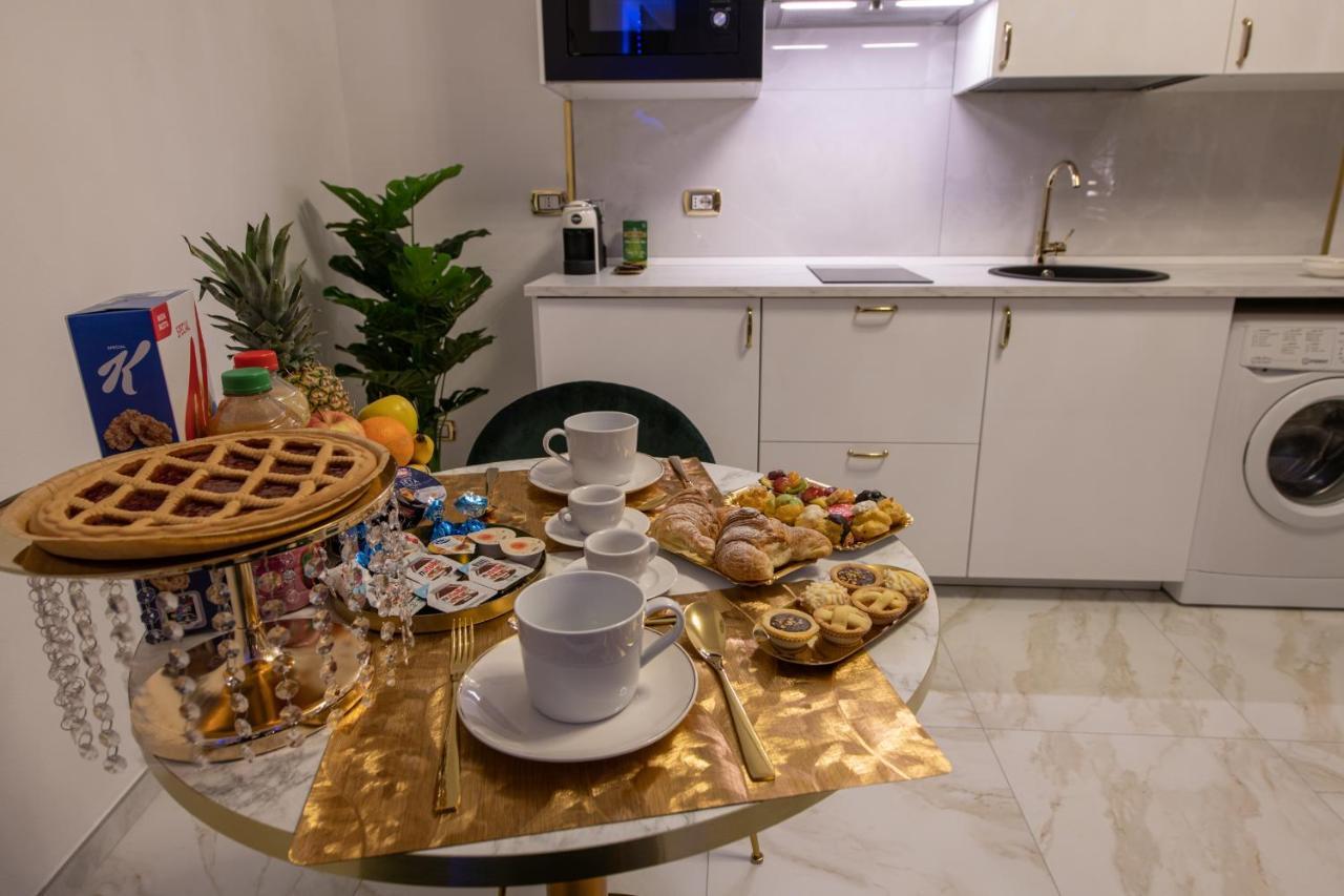 Fashion Apartment Gold Bologna With Jacuzzi & Car Garage Exterior foto