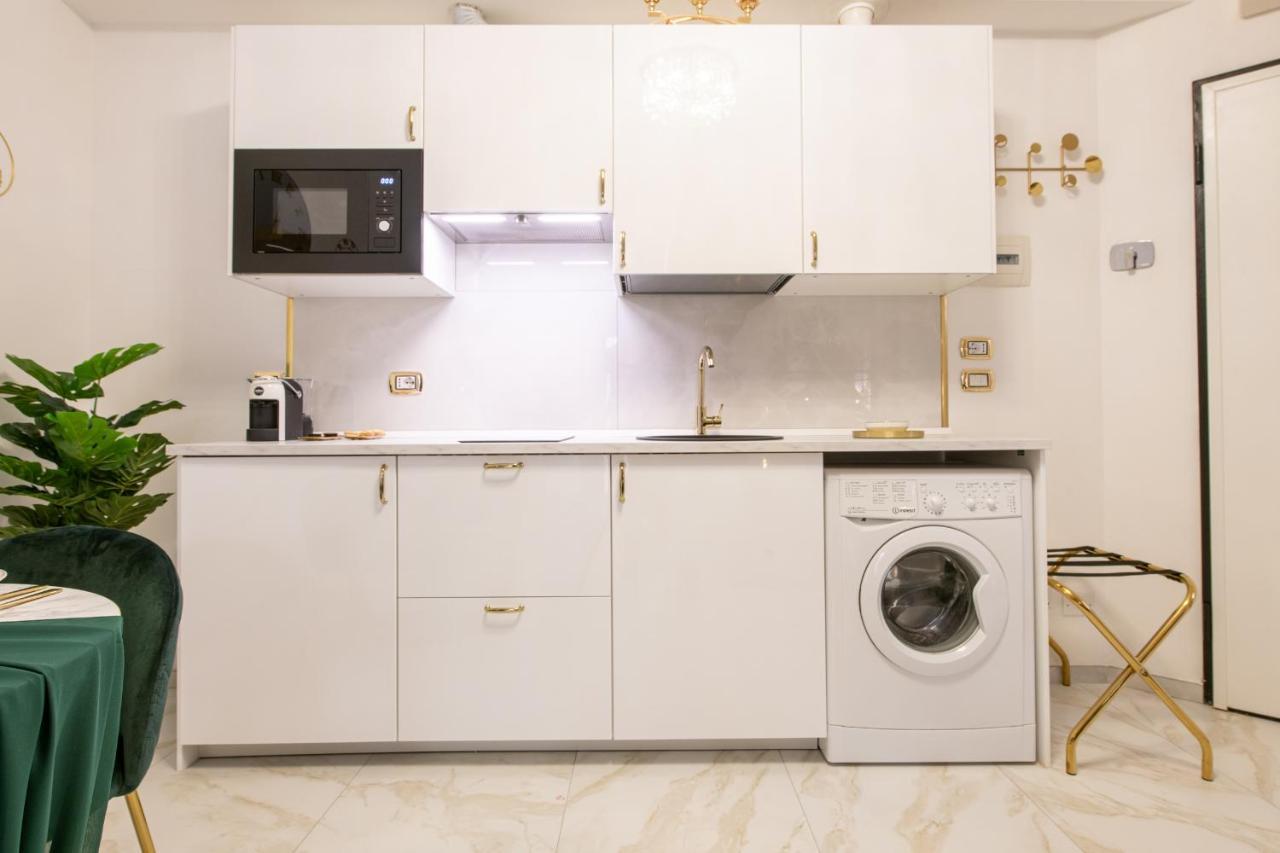 Fashion Apartment Gold Bologna With Jacuzzi & Car Garage Exterior foto
