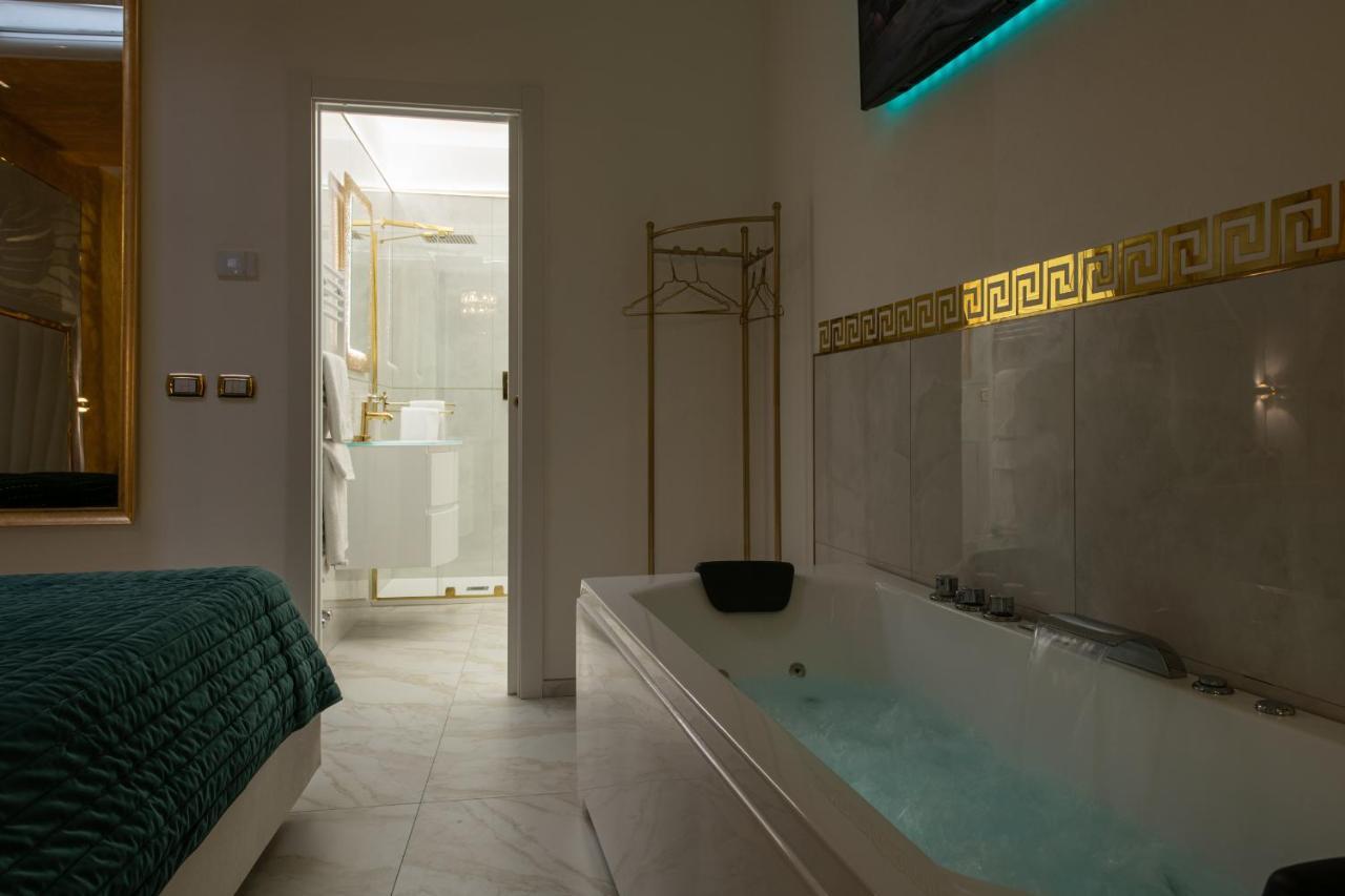 Fashion Apartment Gold Bologna With Jacuzzi & Car Garage Exterior foto