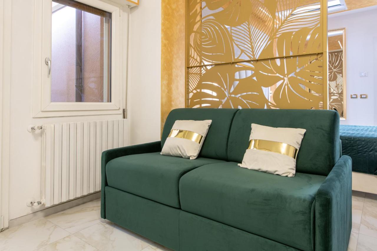 Fashion Apartment Gold Bologna With Jacuzzi & Car Garage Exterior foto